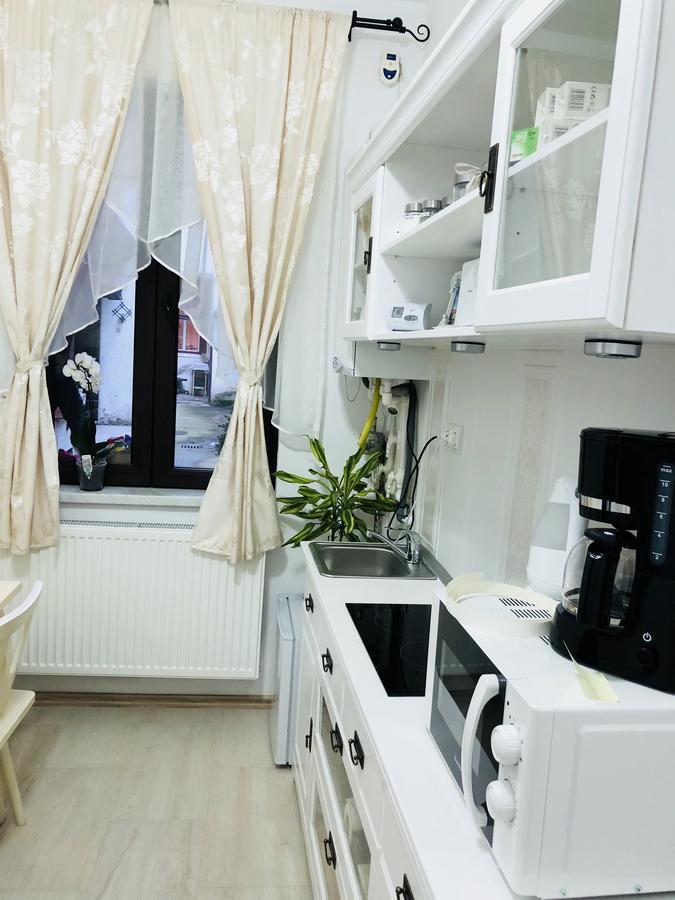 Queen'S Studio Sibiu Luaran gambar