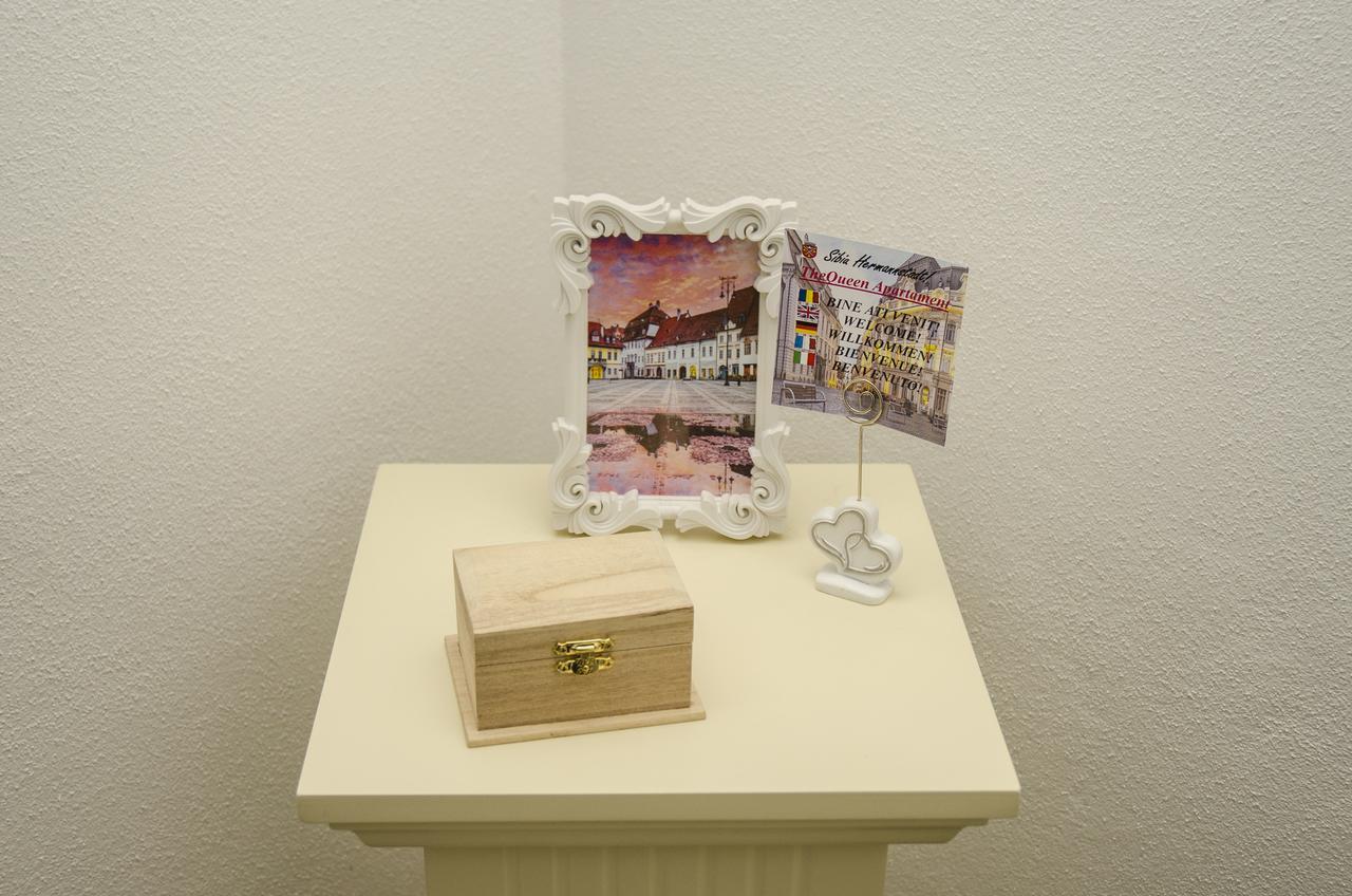 Queen'S Studio Sibiu Luaran gambar