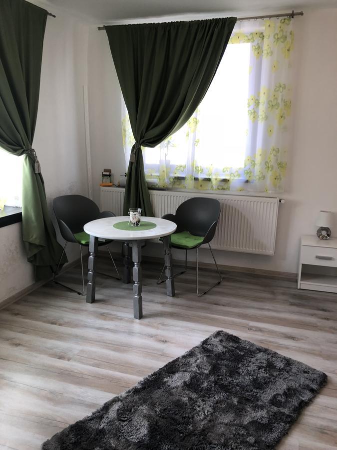 Queen'S Studio Sibiu Luaran gambar