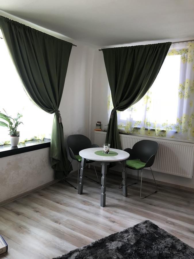 Queen'S Studio Sibiu Luaran gambar